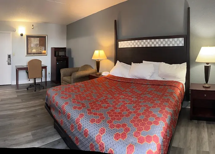 Coratel Inn And Suites By Jasper Roseville