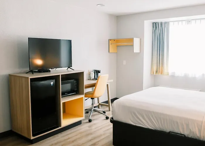 Microtel Inn & Suites By Wyndham Gulf Shores