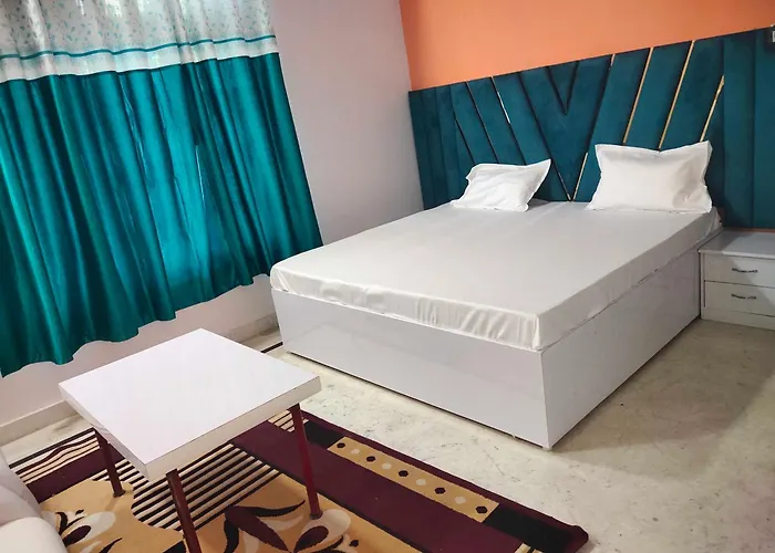 Hotel O Maa Pitambara Palace