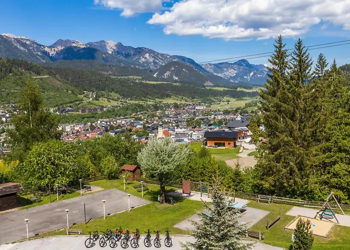 Alpine Club Resort