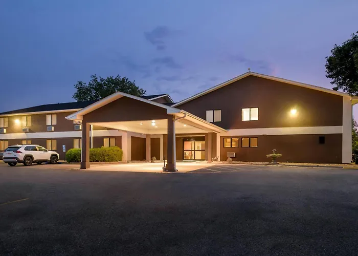 Super 8 By Wyndham Blue Earth