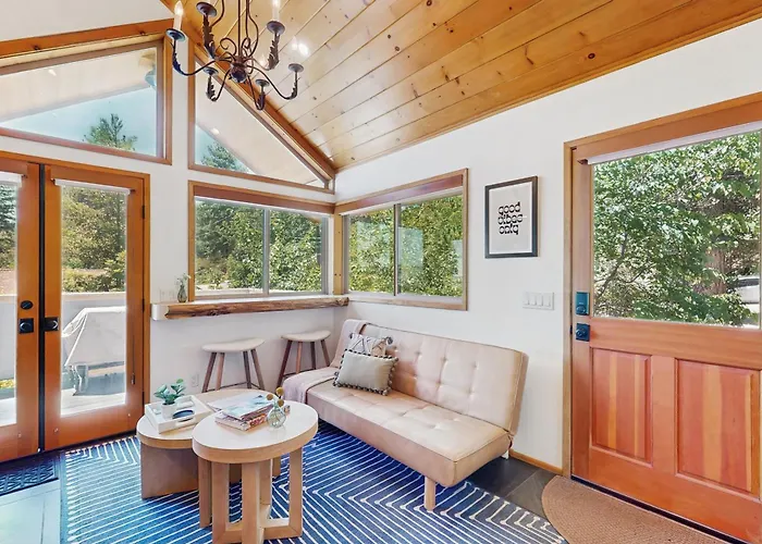 Deerhaven Lodge B