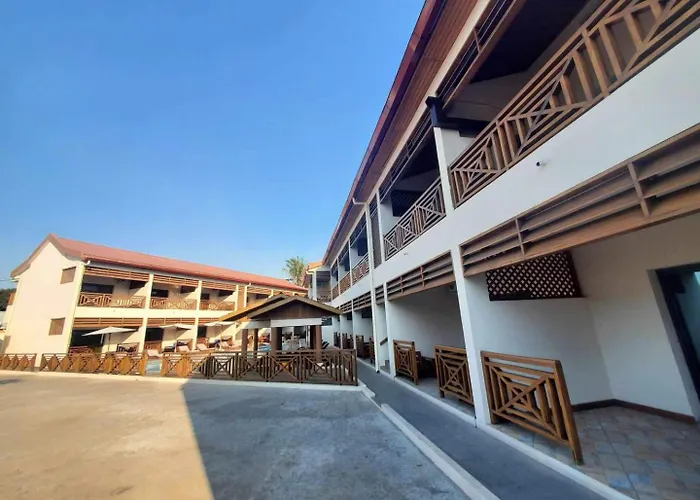 Vezo Beach II Hotel