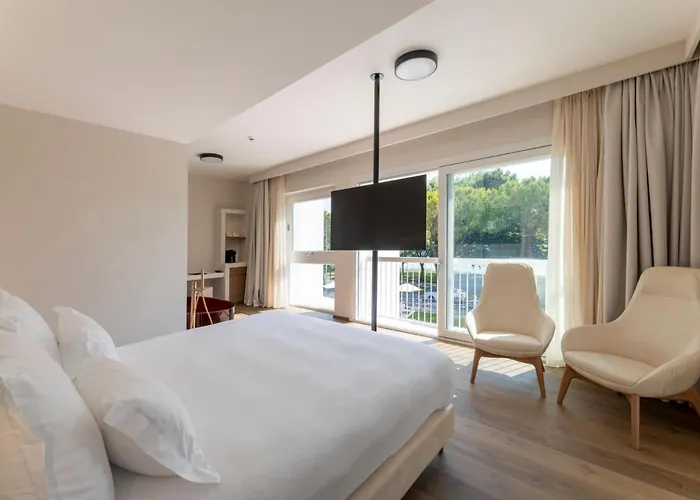 Hi Hotels Sirmione - Heated Lakeview Pool