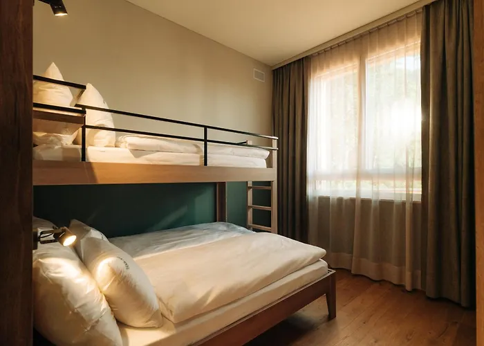 Kurve Apartments & Lounge