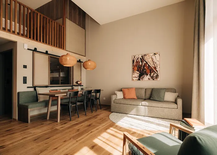 Kurve Apartments & Lounge