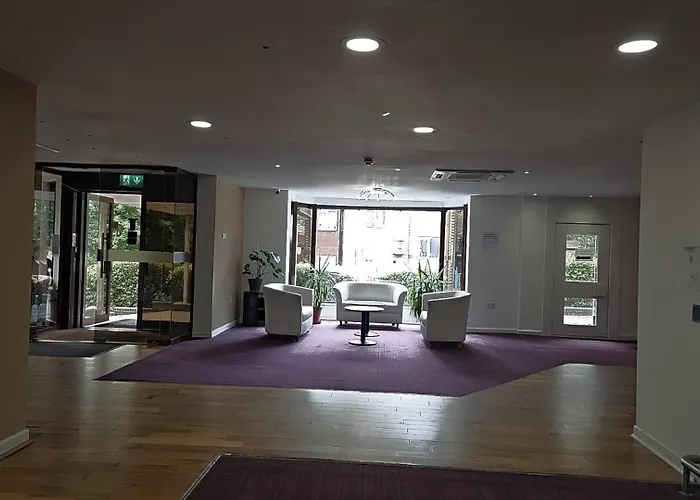 Oyo The Luton Hotel