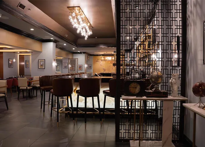 The Roslyn, Tapestry Collection By Hilton