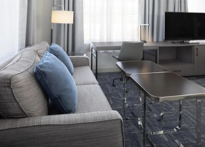 Hampton Inn & Suites Portsmouth Downtown