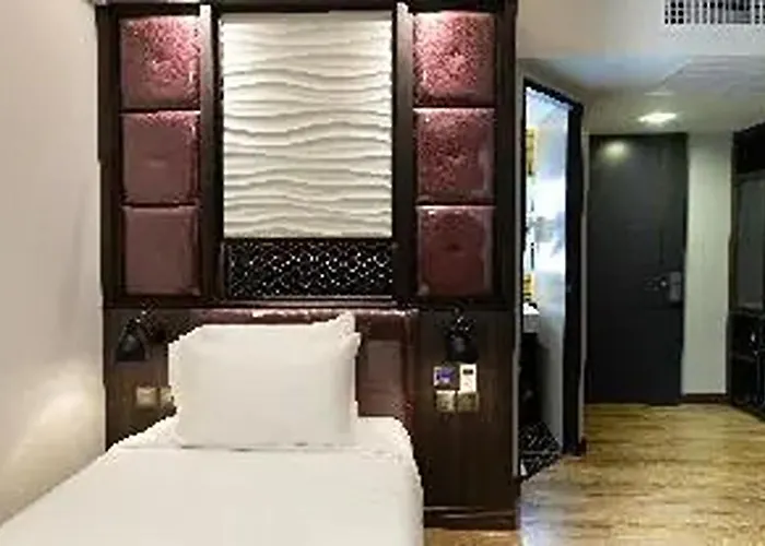 Holatel Hotel Phitsanulok