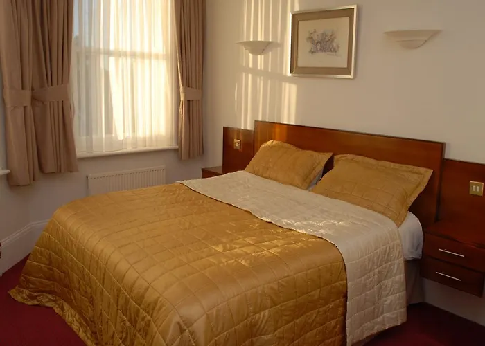 Gatwick Cambridge Hotel