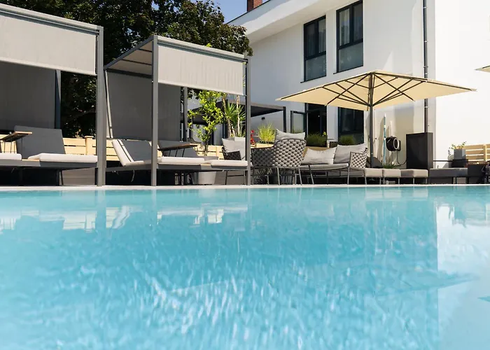 Kracher Hotel Doppelzimmer - Fuer Maximal 4 Personen Inklusive Pool