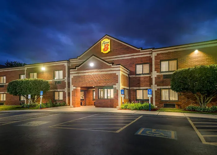 Super 8 By Wyndham Elgin