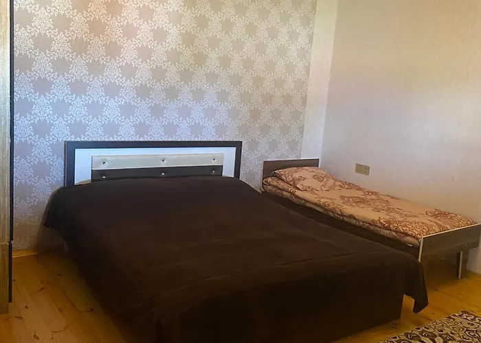 Khazri Qonaq evi / Guest House