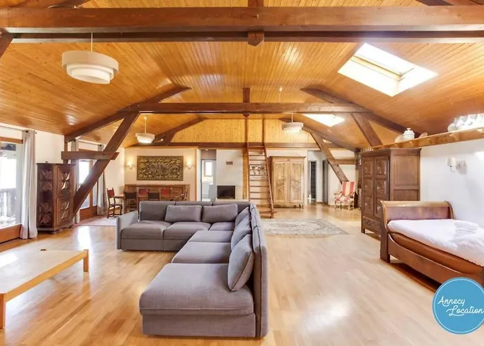 Bergerie Loft Apartment With Panoramic Lake