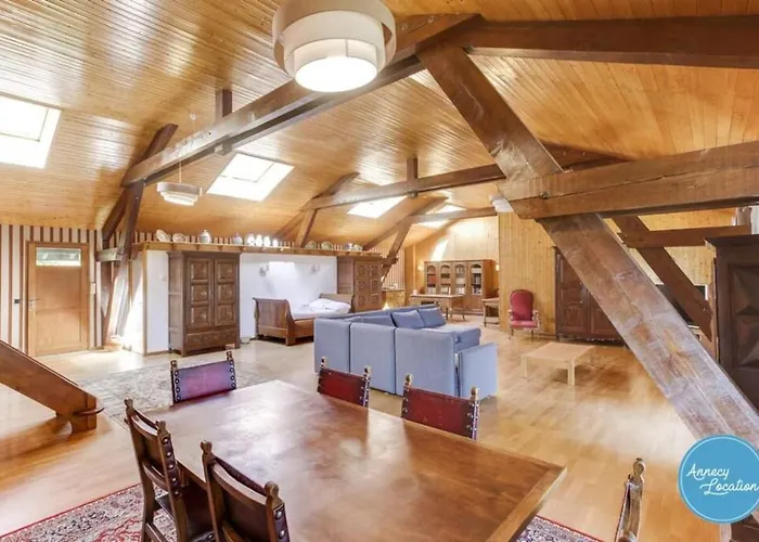 Bergerie Loft Apartment With Panoramic Lake