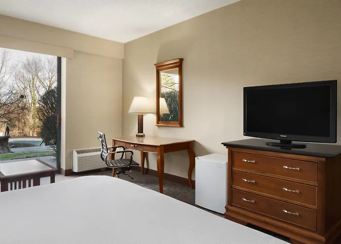 Doubletree By Hilton Hotel & Executive Meeting Center Somerset