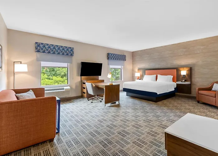 Hampton Inn & Suites Grove City