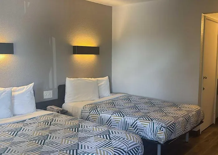 Hotel B5 -Watsonville
