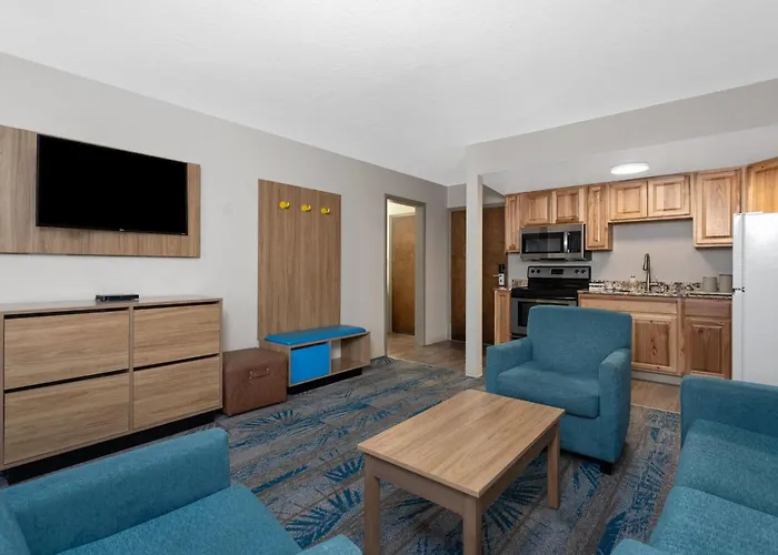 Days Inn And Suites By Wyndham Downtown Missoula-University