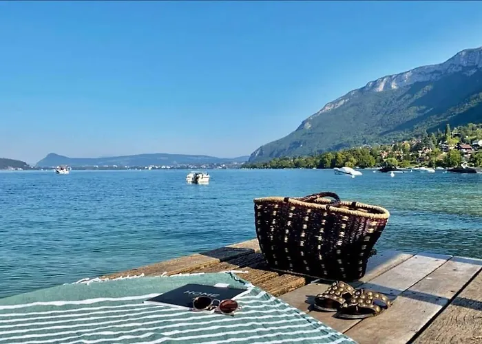 Bergerie Loft Apartment With Panoramic Lake