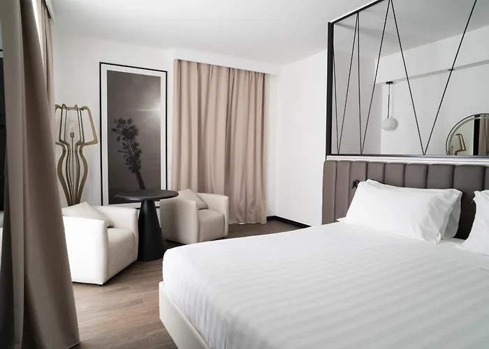 Sea Lion Hotel