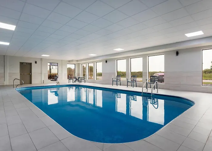 Days Inn And Suites By Wyndham Hammond, In