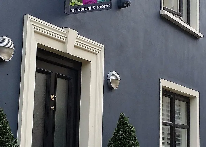 Quinlan & Cooke Boutique Townhouse And Qcs Seafood Restaurant