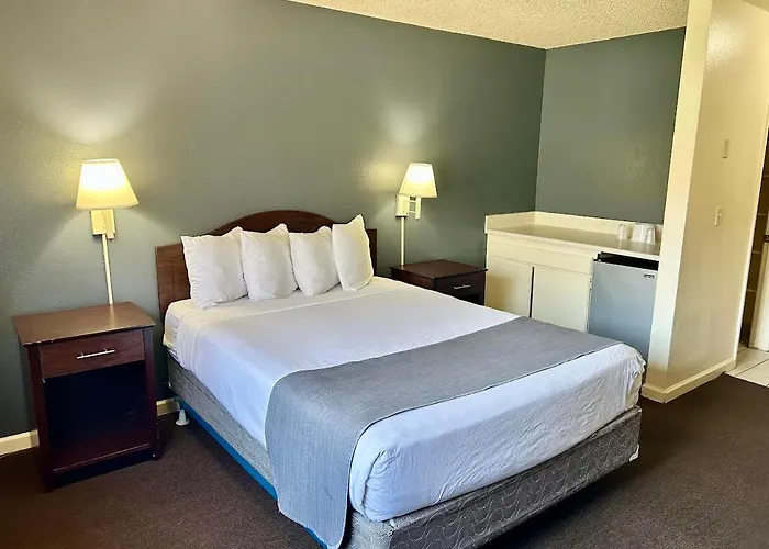 California Suites Hotel