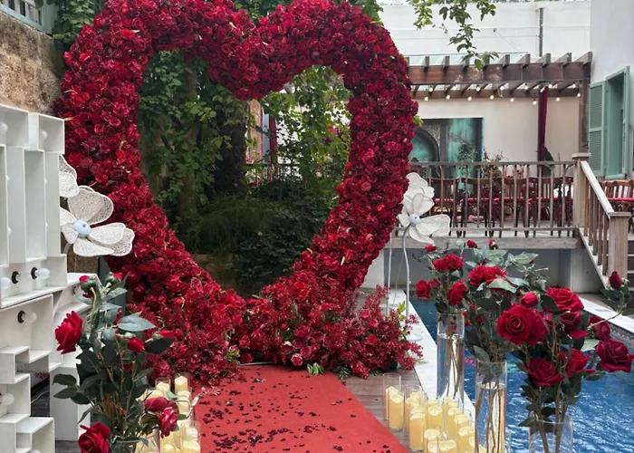 Via Mina Hotel