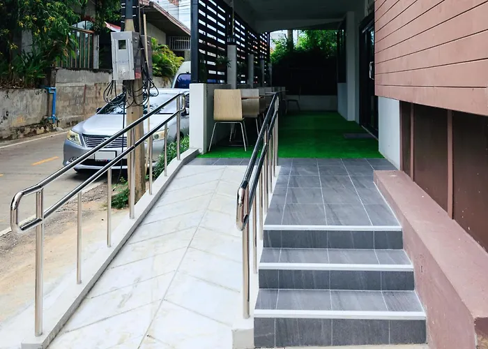 Baan Phor Phan Hotel