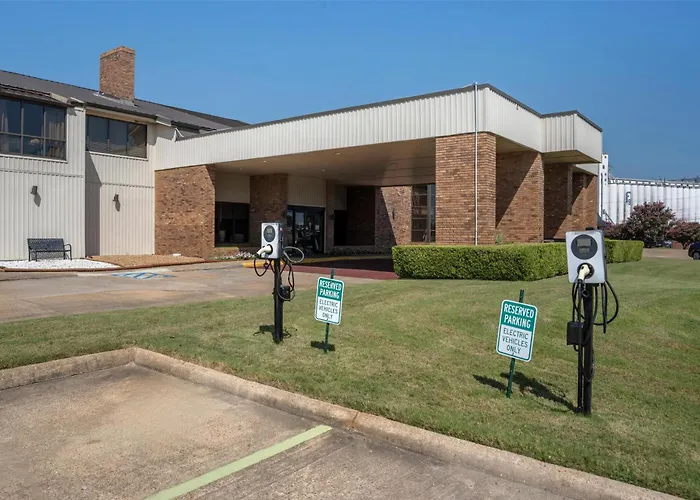 Surestay Plus Hotel By Best Western Greenwood