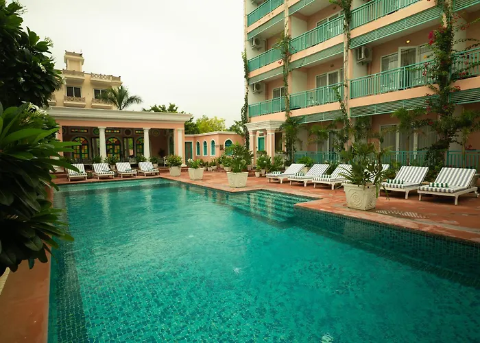 Hotel White Rabbit