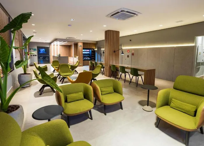 Momax Hotel