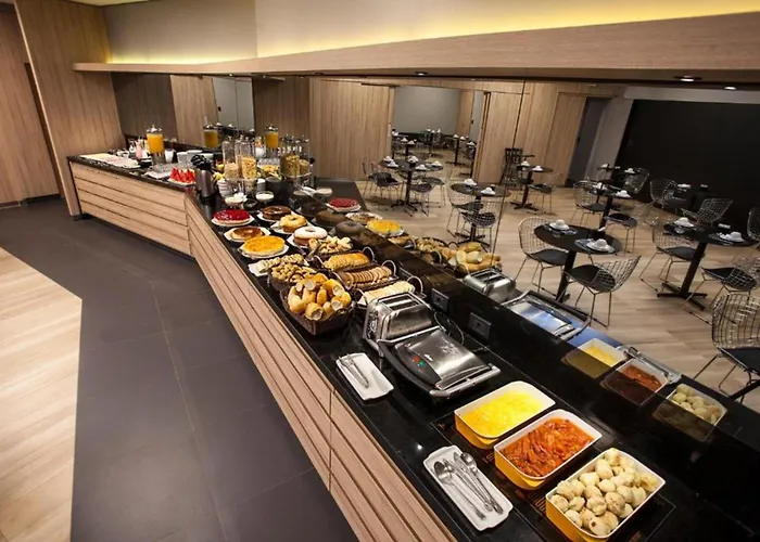 Momax Hotel