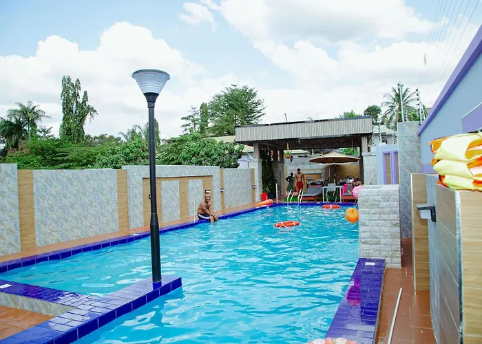 Aniny Hotel