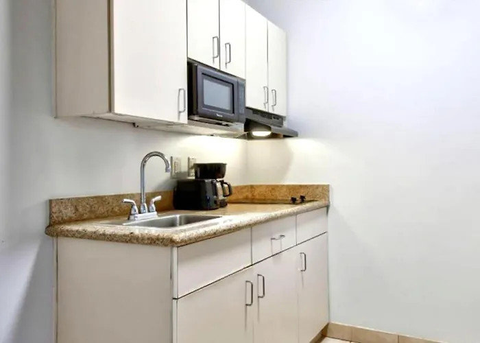 Oyo Townhouse Sulphur,La Extended Stay I-10