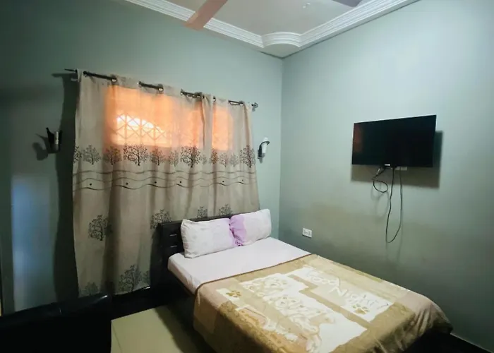 Peravic Lodge