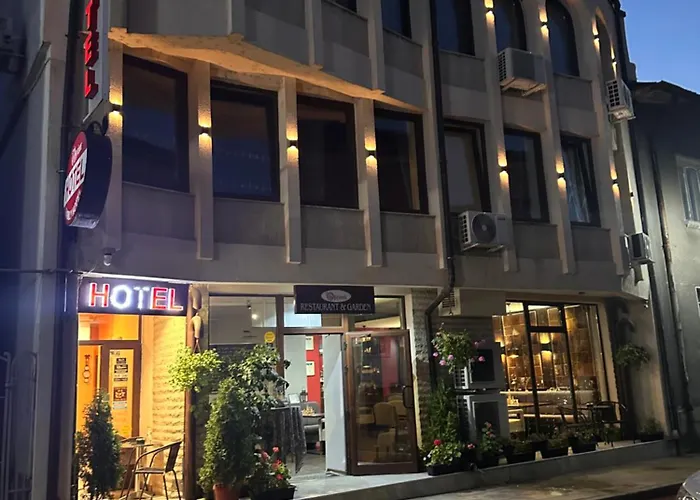 Hotel Oppium Restaurant & Garden