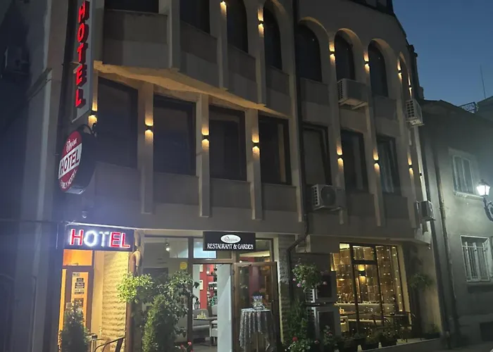 Hotel Oppium Restaurant & Garden
