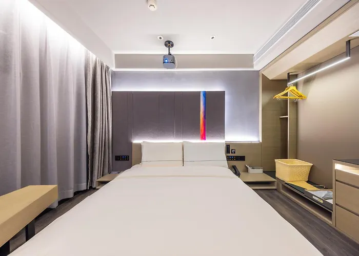 Atour X Hotel Lanzhou West Railway Station Wanhui Plaza