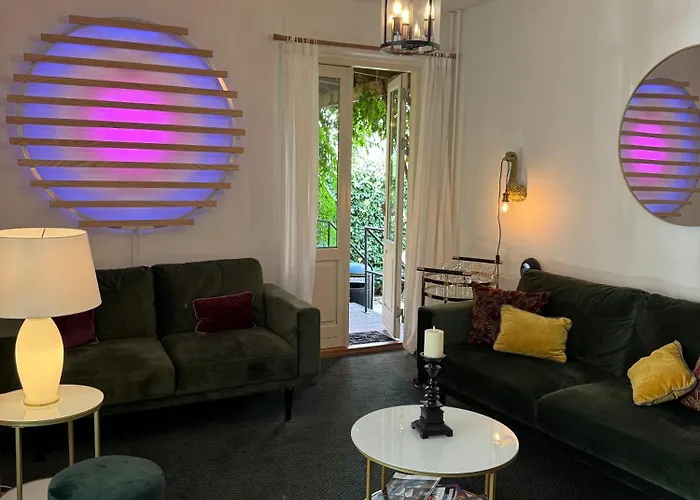 Villa A Hotel