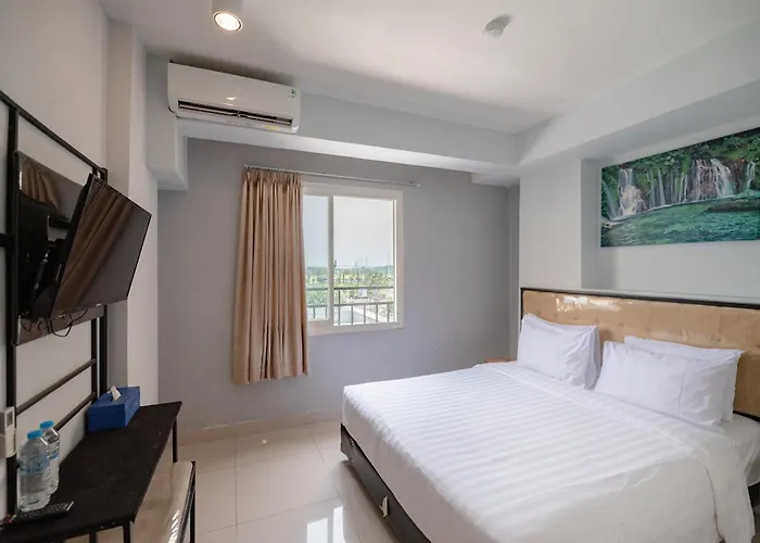 De La Charis Hotel By Waringin Hospitality