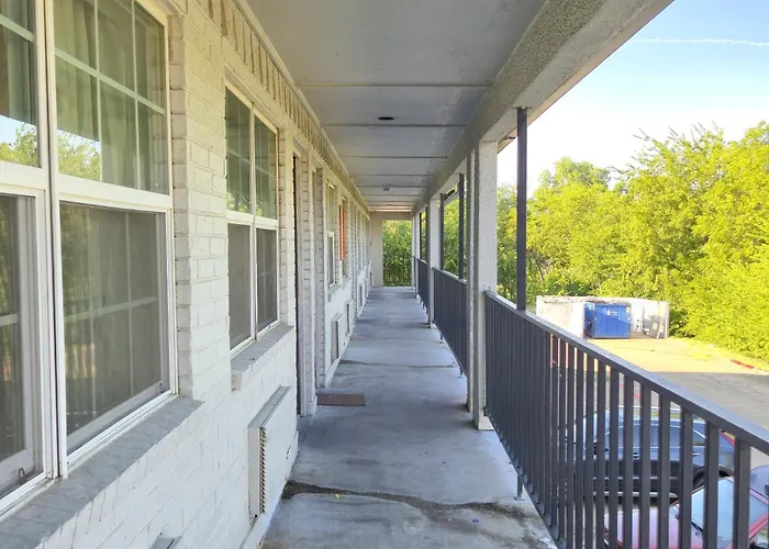 Deluxe Inn Motel By Oyo Grand Prairie Interstate 30