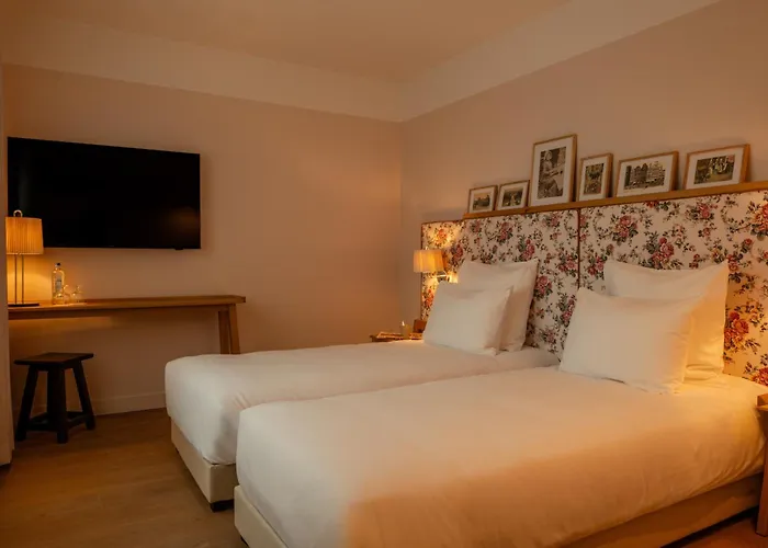 9Hotel Chelton