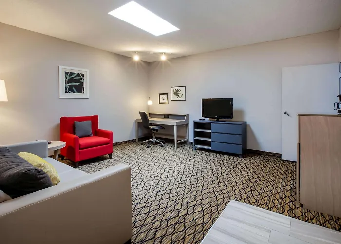 Days Inn & Suites By Wyndham Rochester Hills Mi