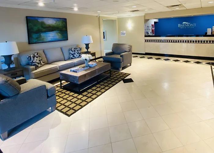 Baymont By Wyndham Latham Albany Airport