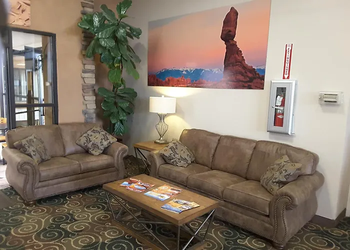 Inn At The Canyons