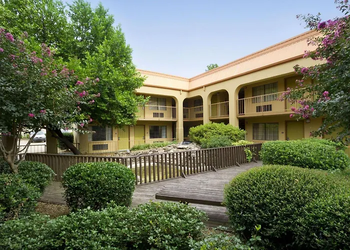 Days Inn By Wyndham Southaven Ms