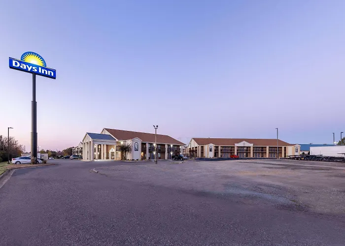 Days Inn By Wyndham Mooresville Lake Norman